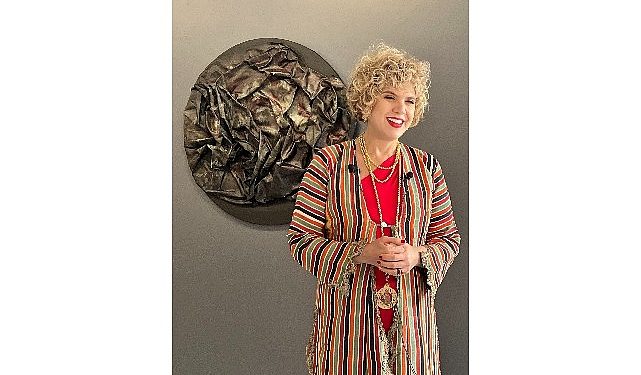 Çağdaş Ebru Sanatkarı ve TOÇEV Kurucusu Ebru Uygun’dan Yeni Standı “Metanoya”ya Renkli Açılış