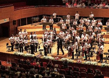 Çocuklar, gençler ve bayanlardan Cumhuriyet aşkına Ahmet Adnan Saygun’da mükemmel 100 Yıl konseri