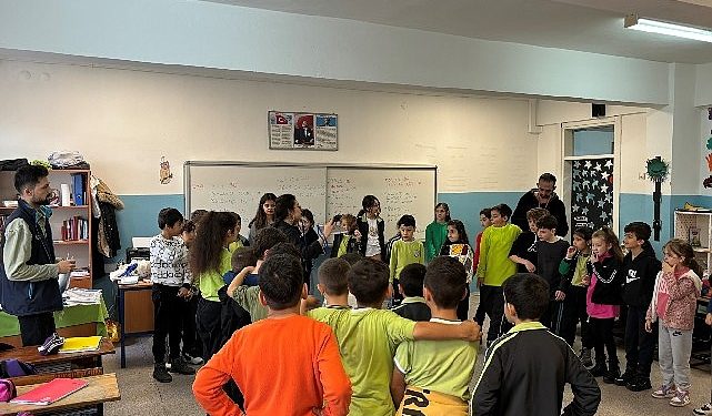 Çocuklar interaktif yolla sıfır atığı öğreniyor