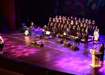 Depremzede çocuklar için dayanışma konseri