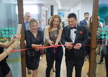 Dermatolog Dr. Emel Polat Yeni Kliniği Clinique Beaute’ Ve ReGen Up-Life’ın açılışını dostlarıyla birlikte gerçekleştirdi