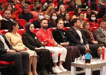 Deü’den “engelleri aşan” aktiflik