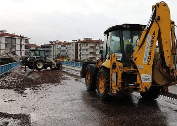 Edremit’te şiddetli yağış sonrası Belediye Takımları alanda