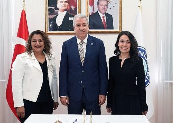 Egeli akademisyenler yürüttükleri projelerle topluma katkı sunmaya devam ediyor