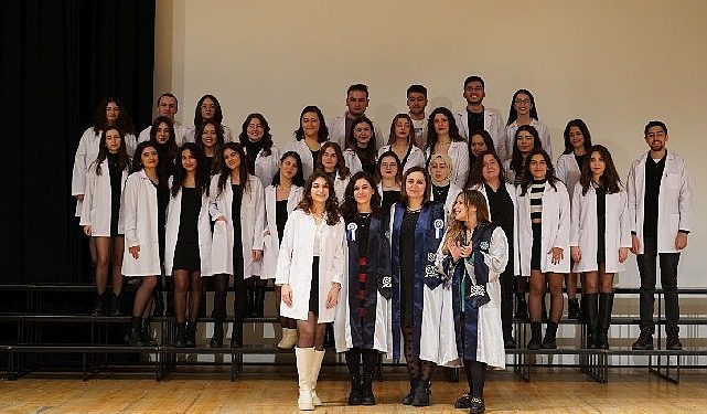 EÜ Sıhhat Bilimleri Fakültesinde öğrenciler beyaz önlüklerini giydi