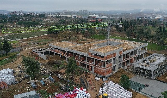 Gebze Manisiz Ömür Merkezinde çatı imalatı