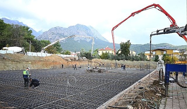 Göynük kapalı pazar yerinde beton dökümü başladı
