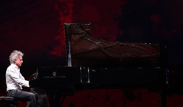 Havasi’den Antalya’da unutulmayacak konser