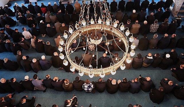 -Hüdavendigâr Osmangazi Camii dualarla ibadete açıldı