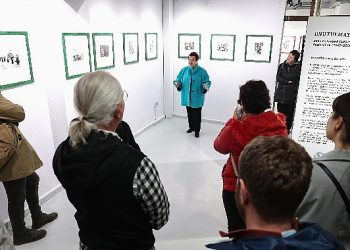 İki farklı jenerasyonun fotoğrafları birebir stantta buluştu