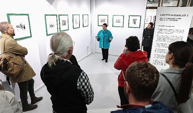 İki farklı jenerasyonun fotoğrafları birebir stantta buluştu