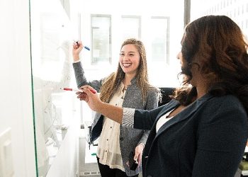 İş dünyasında bayanın yeri