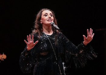 İş Sanat’tan Luz Casal Geçti