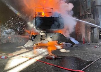 İtfaiyeden Dilovası’ndaki yangına müdahale