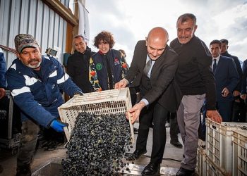 İzmir Büyükşehir Belediyesi küçük üretici için bir fabrika daha kurdu  Soyer: “Sizin için çalışmaya devam edeceğiz”