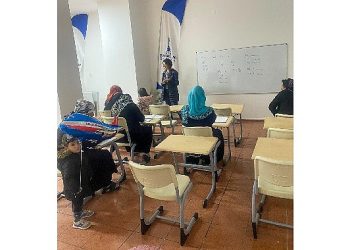 İzmir’in dayanışma noktalarında okuma –yazma eğitimleri başladı