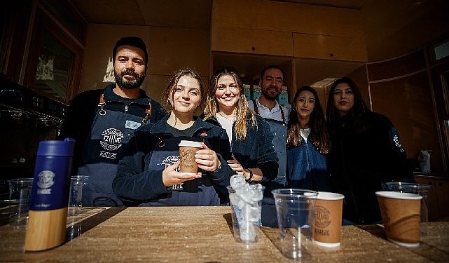İzmirli Kahve’nin ikinci şubesi Bornova’da açıldı