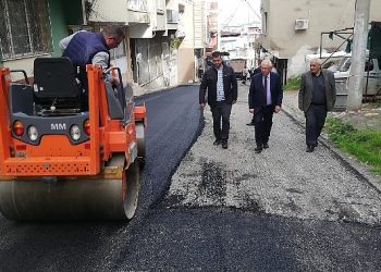 Karabağlar’da asfaltlamalar tıpkı süratle devam