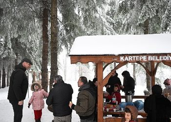 Kartepe mesire alanında kar keyfi