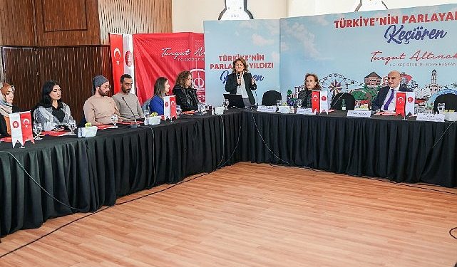 Keçiören’deki panelde iklim değişikliği ve lokal idarelerinin sorumlulukları konuşuldu
