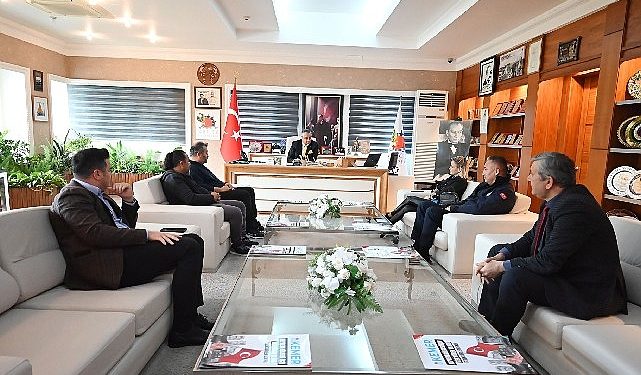 Kemer Belediyesi’nden futbolculara materyal dayanağı