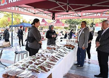 Kemer’de “Üreten mesken hanımları kermesi”