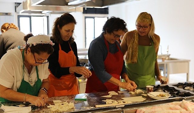 Klasik Yemek Atölyelerinin birinci lezzeti: Urla Mantısı (Kulaklı Mantı)