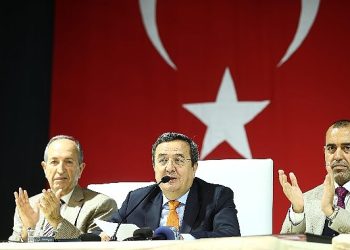 Lider Batur İzmir Büyükşehir’e Aday Adaylığını örgütüyle paylaştı