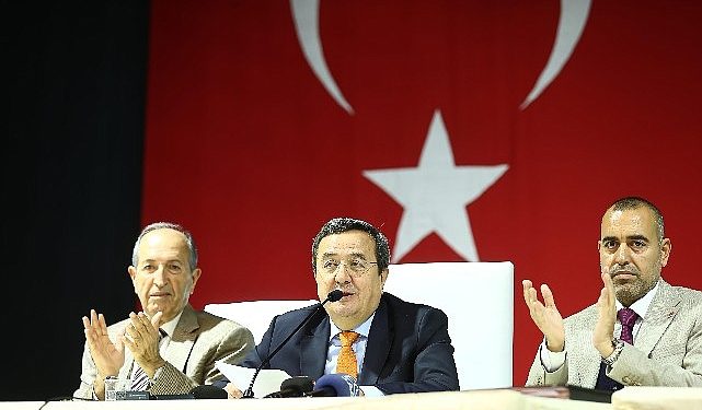 Lider Batur İzmir Büyükşehir’e Aday Adaylığını örgütüyle paylaştı