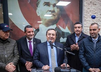 Lider Batur’a miting üzere karşılama