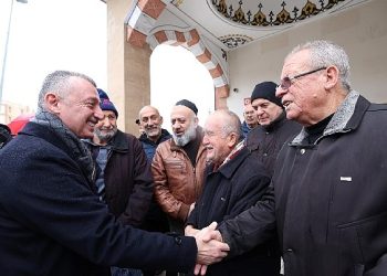 Lider Büyükakın, Yuvam Akarca Ulu Mescit’te cemaat ve vatandaşlarla sohbet etti