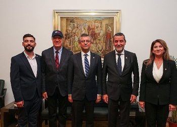 Lider Engin’den Özgür Özel’e güzel olsun ziyareti