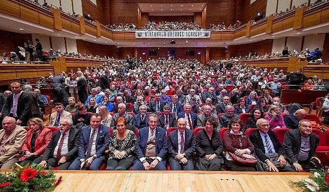 Lider Soyer, 100. Yılda Laik Cumhuriyet, Büyük İzmir Buluşması’ndan seslendi “Yaşasın Cumhuriyet, yaşasın demokrasi”