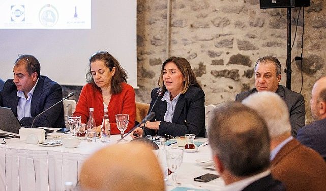 Lider Soyer İEKKK toplantısında konuştu “Deniz taşkını mağduru esnafımıza bu ay içinde ödeme yapacağız”