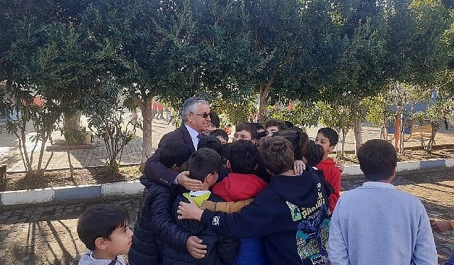 Lider Topaloğlu’ndan okul ziyareti