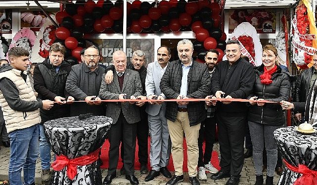 Malkara belediye lideri Ulaş Yurdakul Uzdur Kardeşler et’in açılışını gerçekleştirdi.