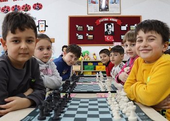 Minik Atılımlar ile satranç okul öncesine yayılıyor