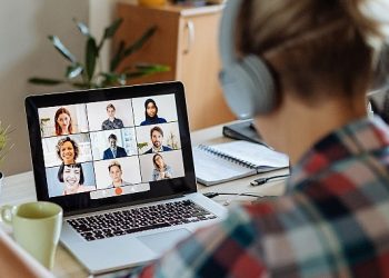 Müşteri tecrübesi idaresi alanında çalışanlarda yabancı lisan bilenler avantajlı