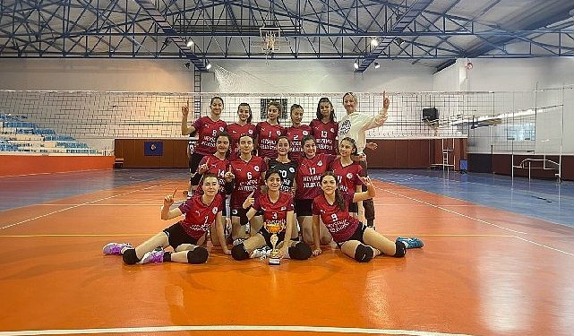 Nevşehir Belediyesi Gençlik ve Spor Kulübü Voleybol Ekibi namağlup şampiyon