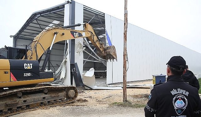 Nilüfer’de 3 günde 9 kaçak yapı yıkıldı