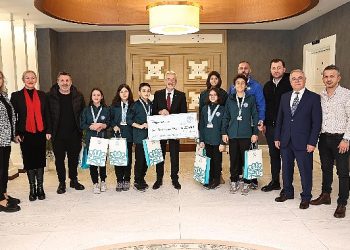 Nilüfer’in genç yüzücüleri başarılarıyla gururlandırdı