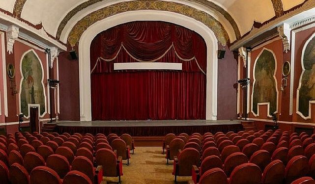 Tarihi Elhamra Sahnesi İzBBŞT’nin ikinci konutu oluyor