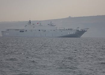 TCG Anadolu körfeze demir attı
