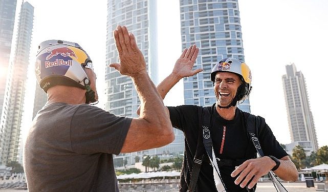 Ünlü Ekstrem Sportmen Brian Grubb, Dubai’de WakeBASE Atlayışı ile Dünya Rekoru Kırdı