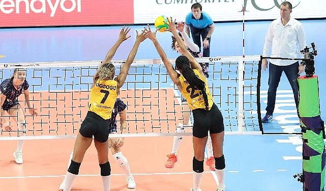 VakıfBank, CEV Şampiyonlar Ligi’nde Pazova’yı 3-1 ile geçti