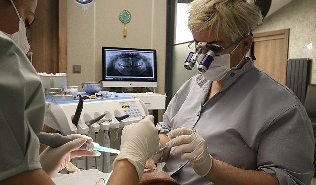 Yaşlanmayı önleyen diş tedavi metotları