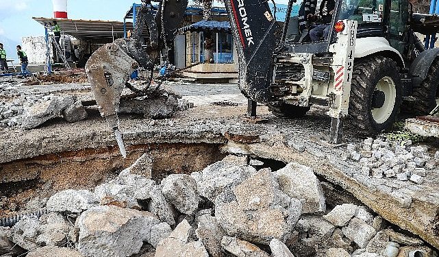 Yat Limanı’nda fırtına sonrası tamirat çalışmaları devam ediyor