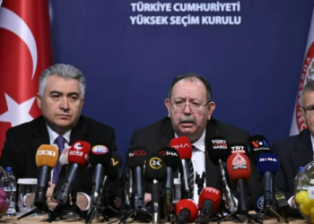 Partilerin oy pusulasındaki yerleri için kura çekildi: AK Parti 1. sırada yer aldı