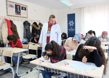 Aydın Büyükşehir Belediyesi memur adaylarının yanında