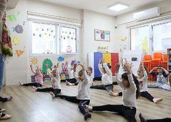 Aydın Büyükşehir Belediyesi miniklere bale eğitimi veriyor